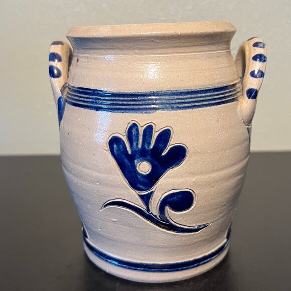 Vtg Williamsburg Pottery Double-Handled Salt Glaze Crock w/ Cobalt Blue Designs - Picture 6 of 16